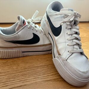 Nike Court Legacy Lift Sneaker - white/black size 8 women’s